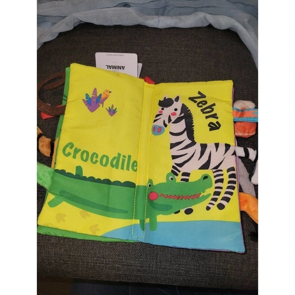 NWT Childs Crinkle Animal Soft book